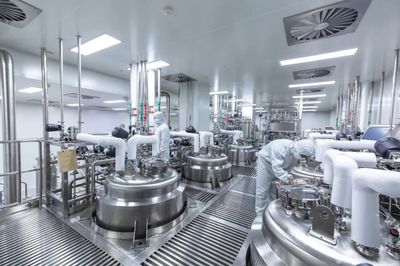 東陽(yáng)光集團(tuán):向新而行鏈成群,跨越發(fā)展起高峰!